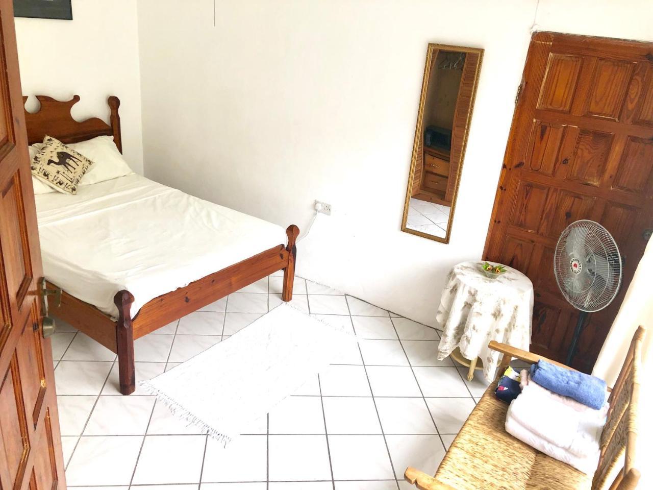 Diamondview Apartment Soufrière Екстериор снимка